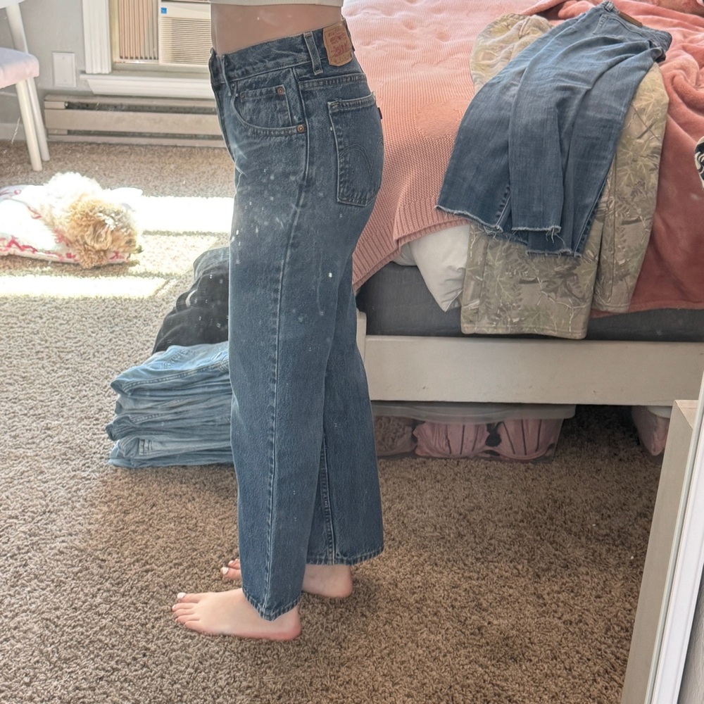 Vintage Relaxed Fit Levi’s 550 - Picture 11 of 13